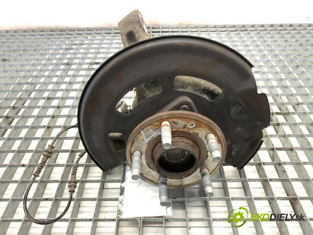 OPEL ASTRA K liftback 2021 96 kW 1.2 Turbo (68) 1199 náboj levý přední část 