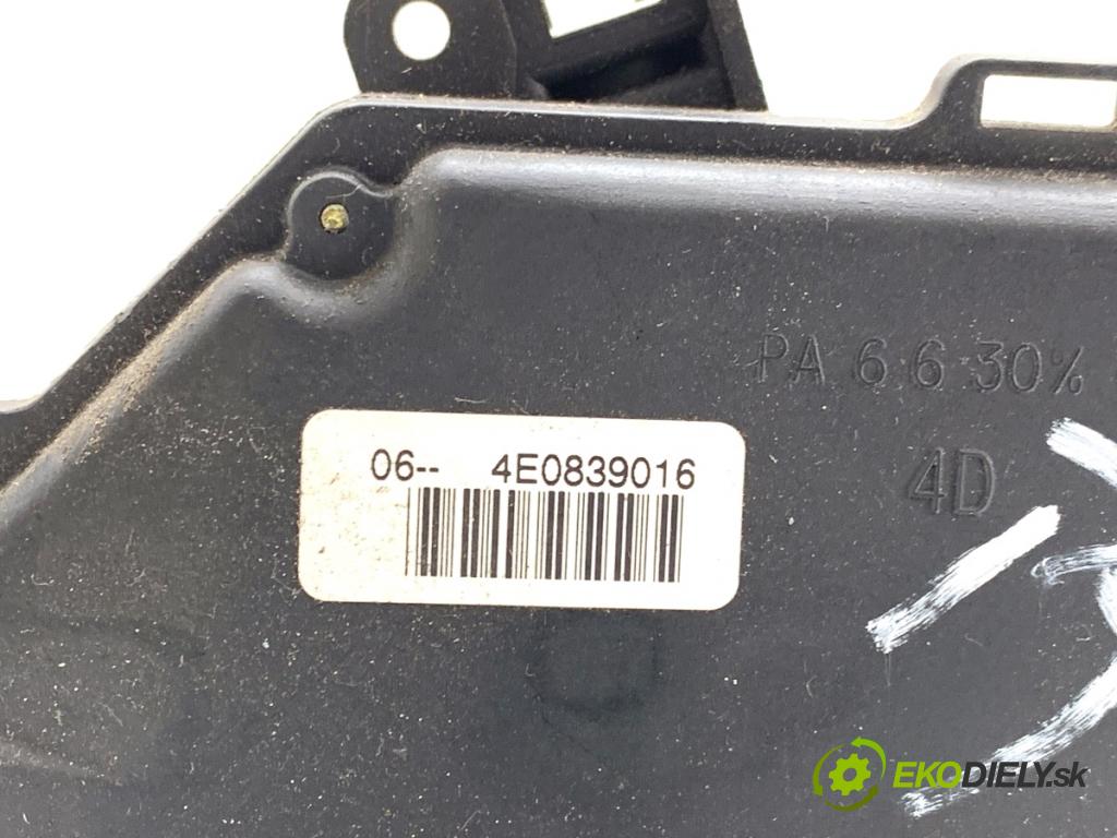 AUDI A8 D3 sedan 2003 202 kW 4.0 TDI quattro 3936 zámok Dvere pravy zad 4E0839016
