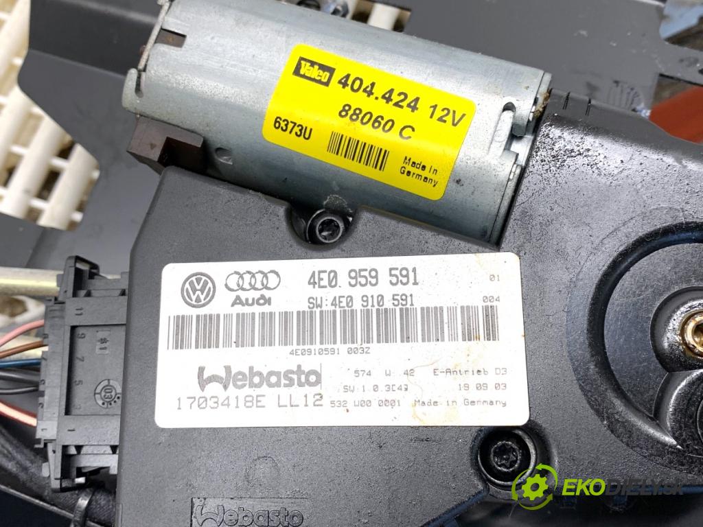 AUDI A8 D3 sedan 2003 202 kW 4.0 TDI quattro 3936 strešné okno 4E0877255 (Sklo karosérie)
