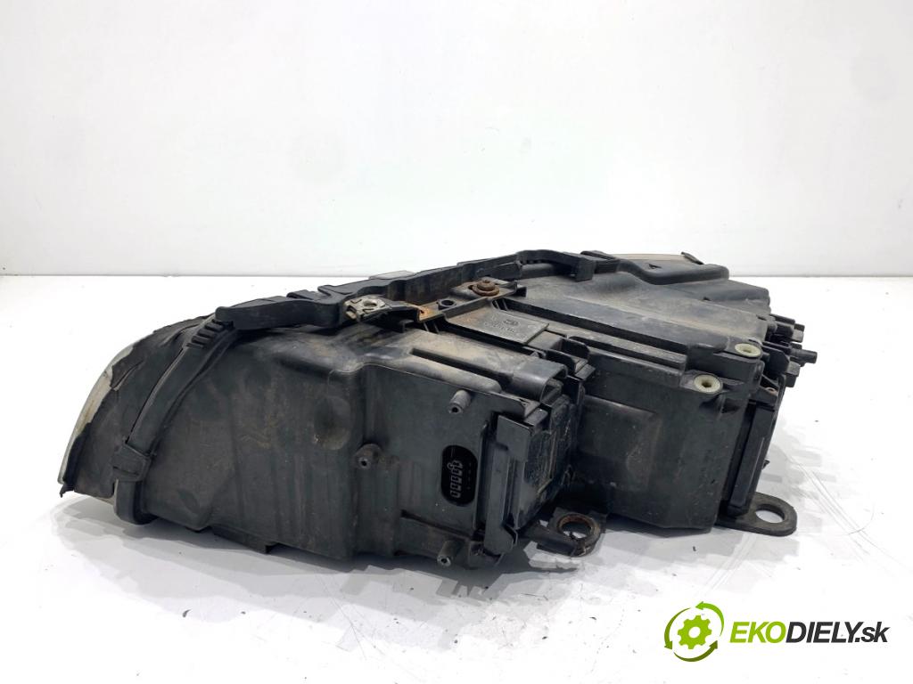 AUDI A8 D3 sedan 2003 202 kW 4.0 TDI quattro 3936 Svetlomet pravy predný 158154-00