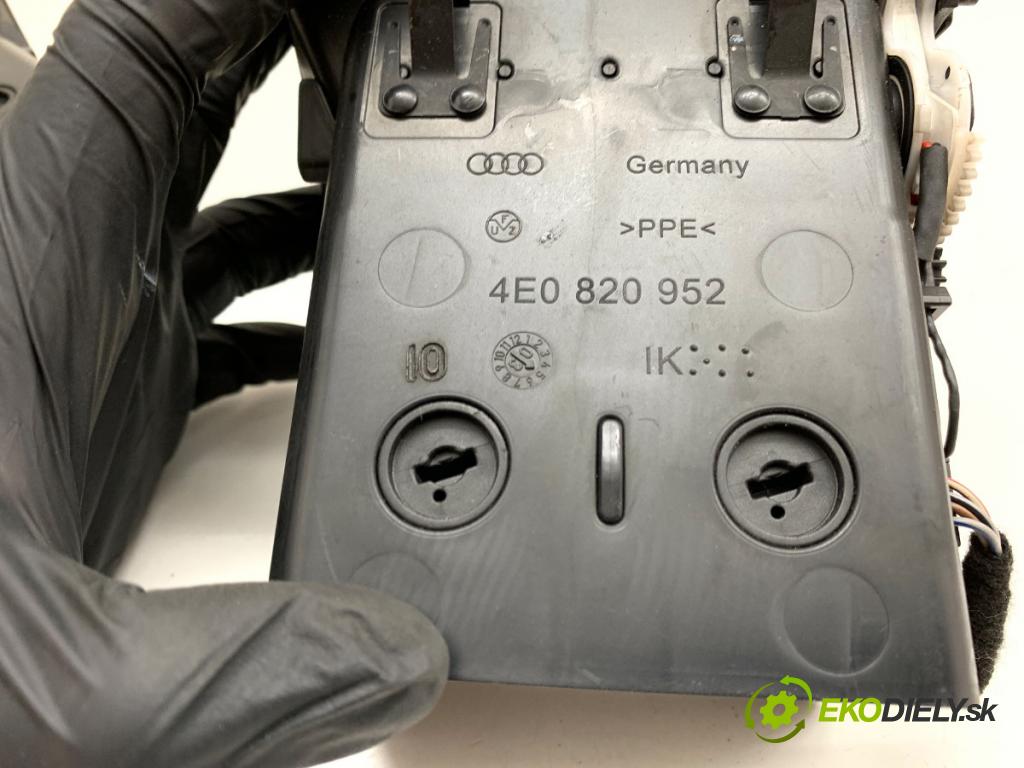 AUDI A8 D3 sedan 2003 202 kW 4.0 TDI quattro 3936 mří topení přední část 4E0820951 4E0820952