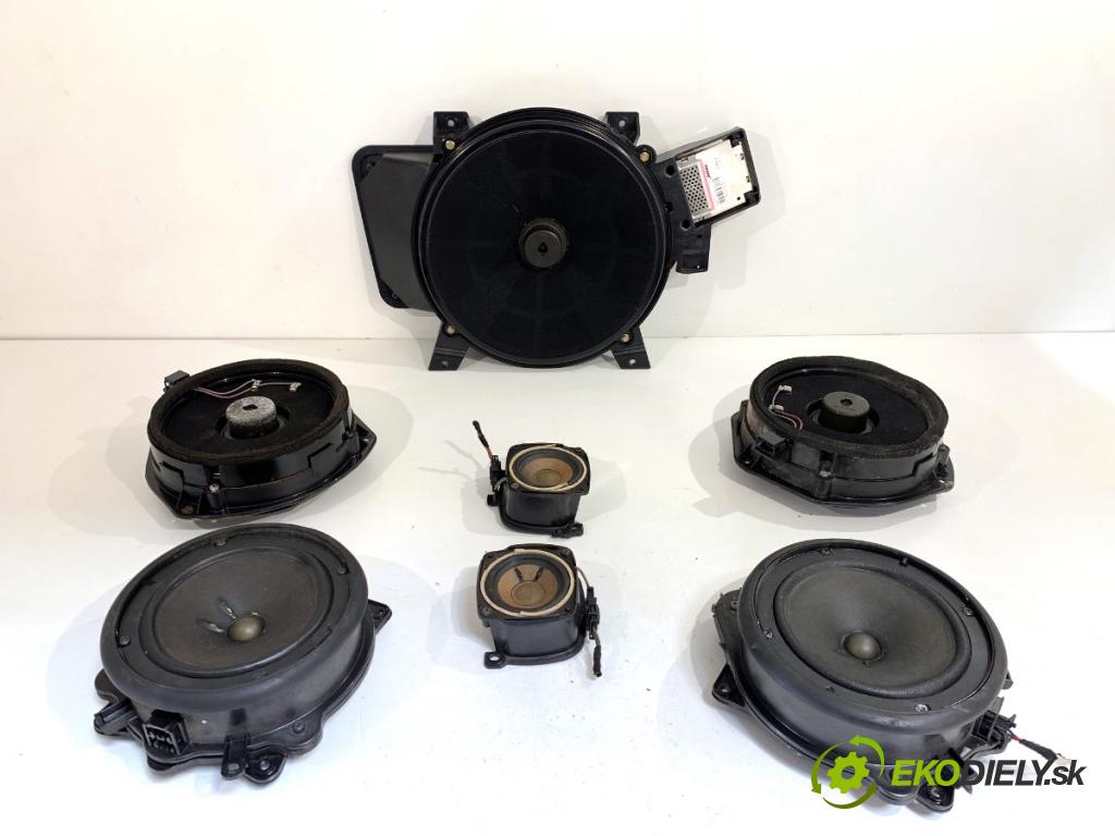 AUDI A8 D3 sedan 2003 202 kW 4.0 TDI quattro 3936 reproduktory 4E0035412A