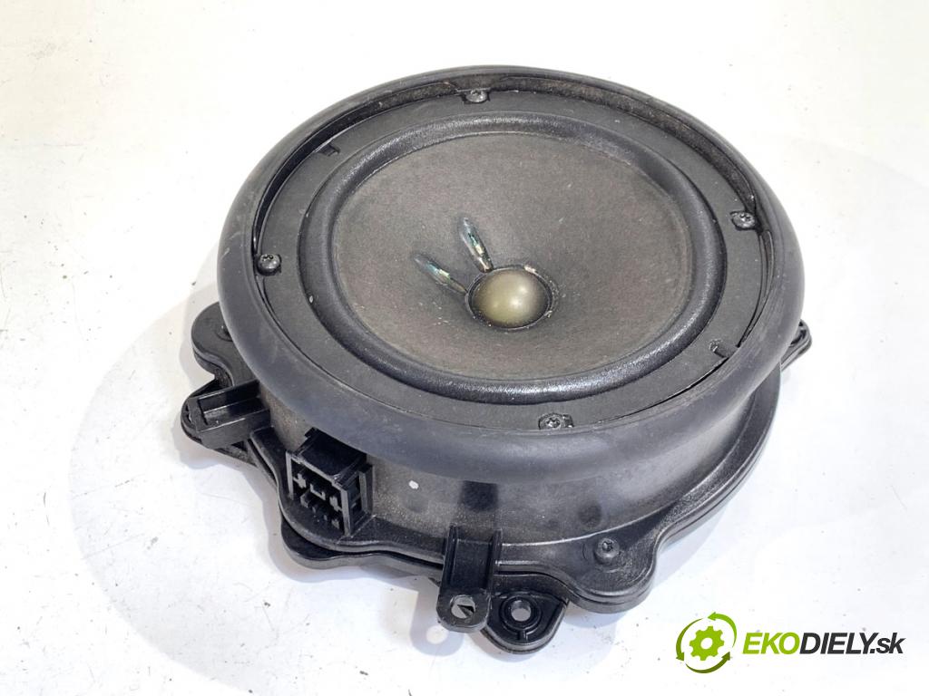 AUDI A8 D3 sedan 2003 202 kW 4.0 TDI quattro 3936 reproduktory 4E0035412A
