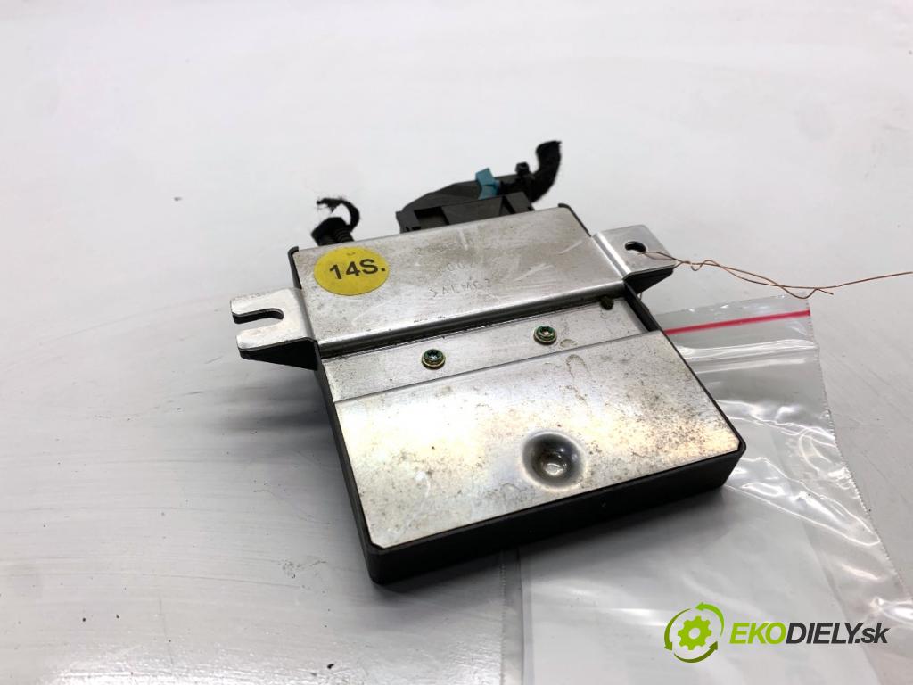 AUDI A8 D3 sedan 2003 202 kW 4.0 TDI quattro 3936 Modul GATEWAY 4E0907468A