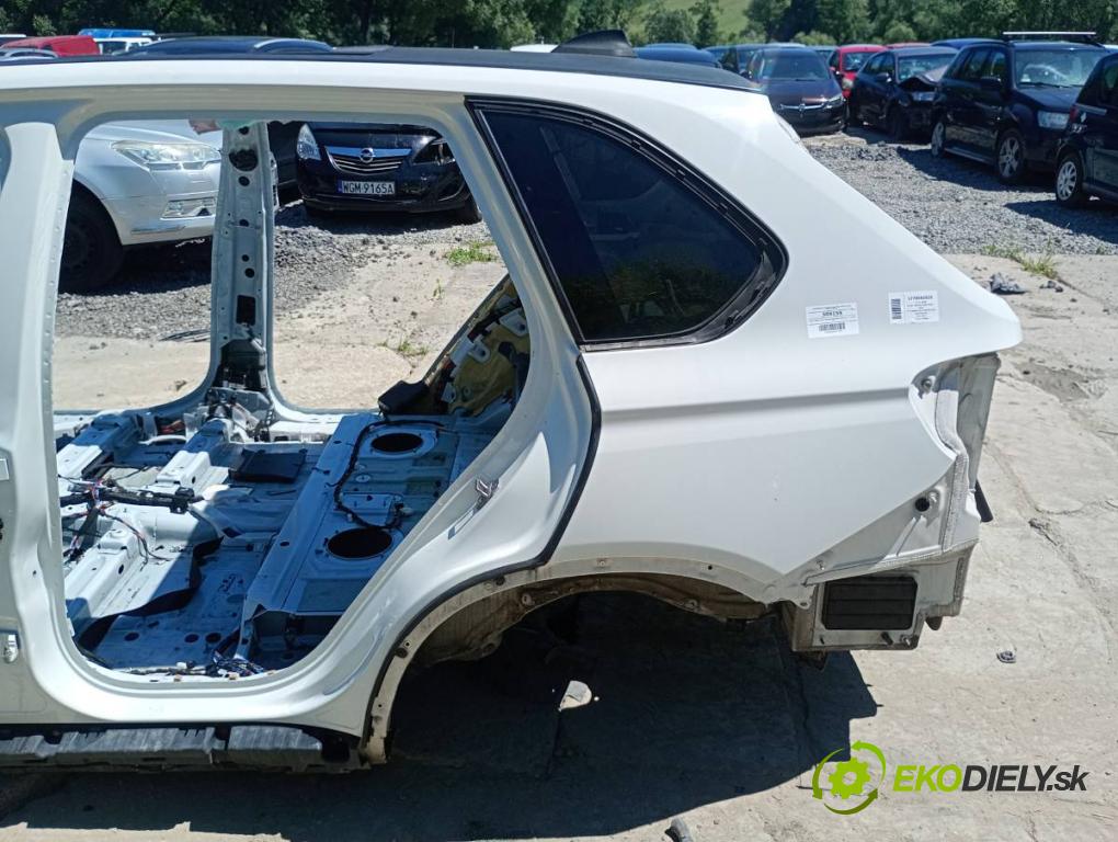BMW F15 SUV 2014 160 kW xDrive 25 d 1995 karoséria ČTVRŤÁK: Blatník prah strecha PODŁUŻNICA