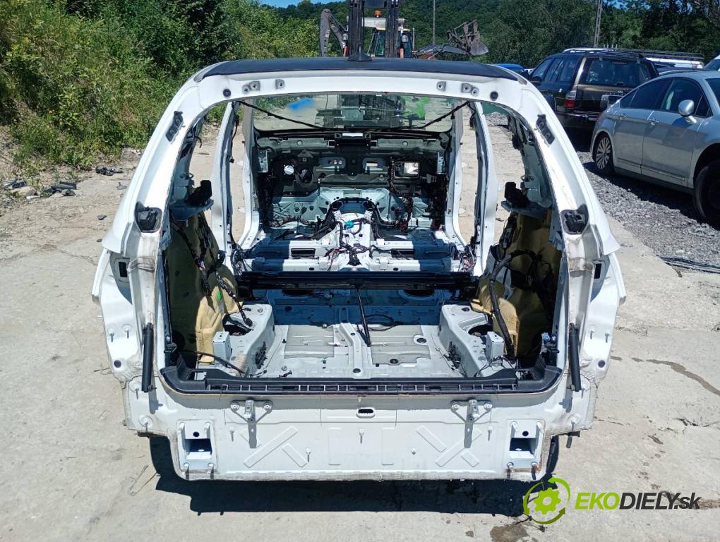 BMW F15 SUV 2014 160 kW xDrive 25 d 1995 karoséria ČTVRŤÁK: Blatník prah strecha PODŁUŻNICA