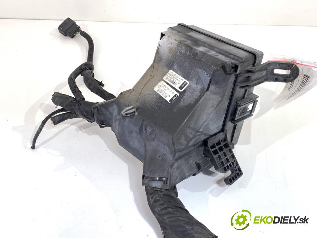 FORD ECOSPORT SUV 2019 92 kW 1.0 EcoBoost 998 Skrinka poistková JN15-12A581-GHG (Poistková skrinka)