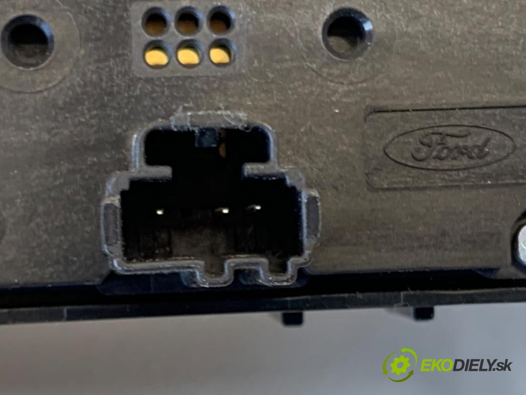 FORD ECOSPORT SUV 2019 92 kW 1.0 EcoBoost 998 Panel ovládania radia GN15-18K811-HE (Prepínacie páčky pod volantom)