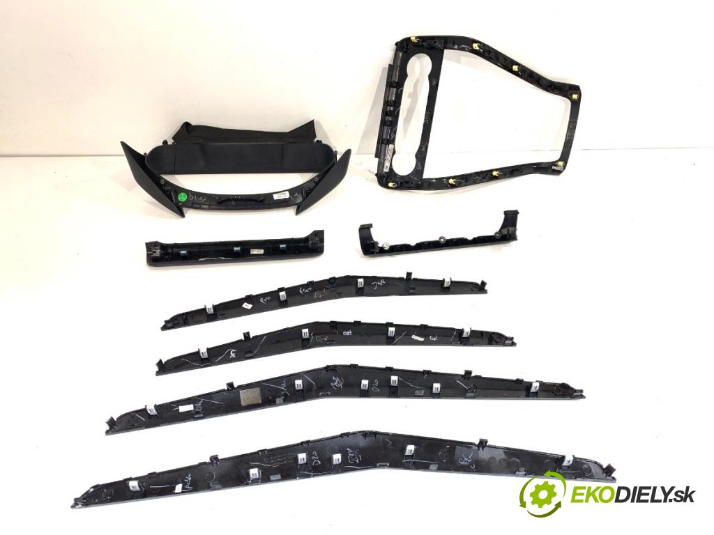 FORD ECOSPORT SUV 2019 92 kW 1.0 EcoBoost 998 lišty kryt GN15A045A17FF GN15A044B78 (Lišta)