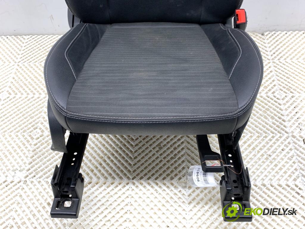 FORD ECOSPORT SUV 2019 92 kW 1.0 EcoBoost 998 Sedadlo pravy predný