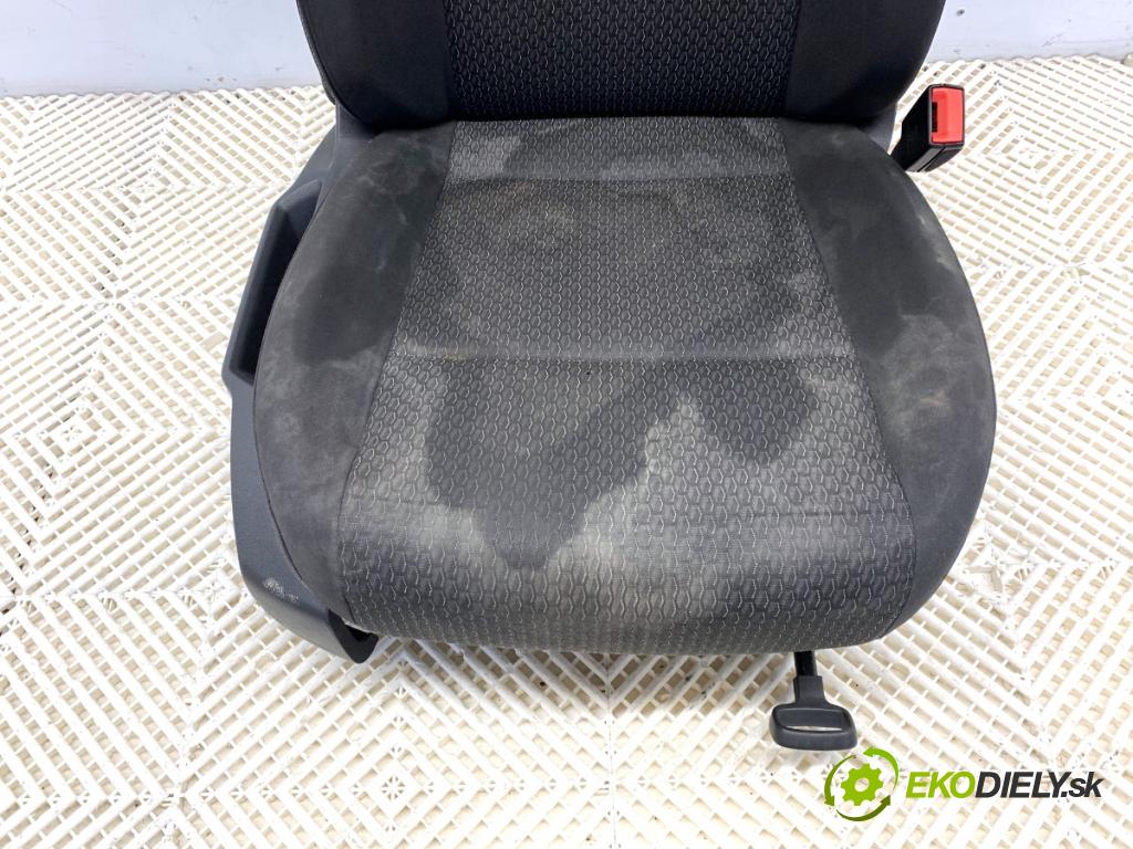 VW CADDY IV Nadwozie pełne/minivan 2020 110 kW 2.0 TDI 1968 Sedadlo pravy predný