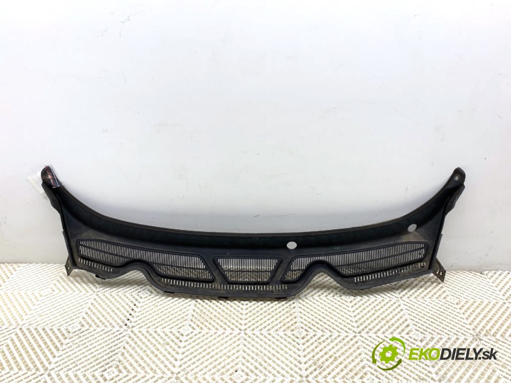 FORD ECOSPORT SUV 2019 92 kW 1.0 EcoBoost 998 torpédo plast pod čelní okno CN15-A02216-DBW (Plast pod čelním sklem)