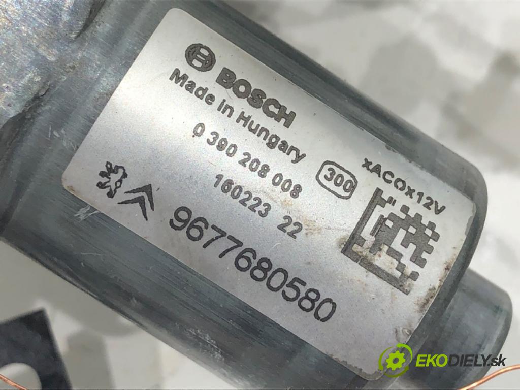 PEUGEOT 308 II liftback 2016 96 kW 1.2 THP 130 1199 Motor stieračov zad 9677680580