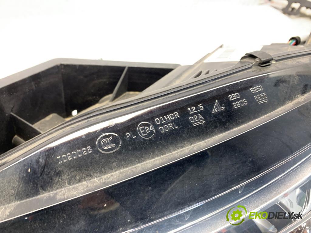 PEUGEOT 308 II liftback 2016 96 kW 1.2 THP 130 1199 Svetlomet ľavy predný PLNÉ: LED 9677832480