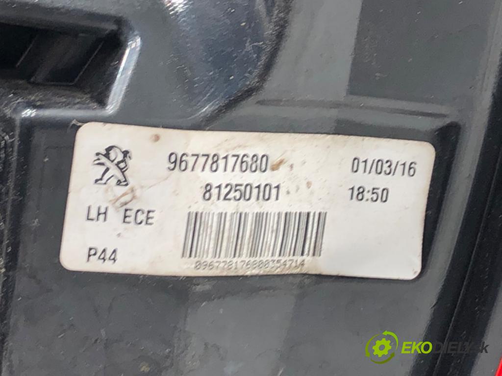 PEUGEOT 308 II liftback 2016 96 kW 1.2 THP 130 1199 světlo levý zadní část 9677817680