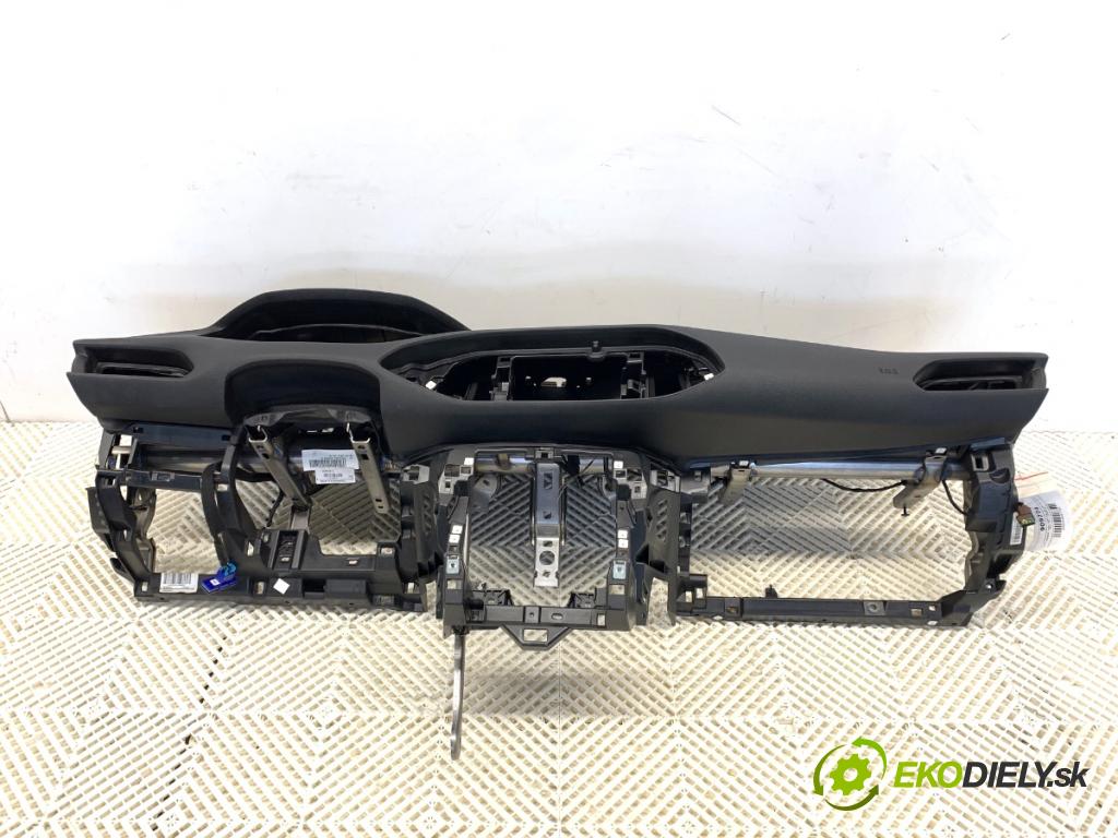 PEUGEOT 308 II liftback 2016 96 kW 1.2 THP 130 1199 Palubná doska 9677564880 (Palubná doska)