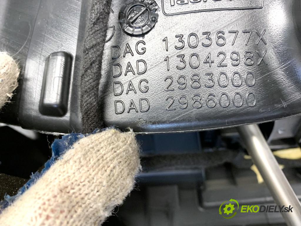 PEUGEOT 308 II liftback 2016 96 kW 1.2 THP 130 1199 Palubná doska 9677564880 (Palubná doska)