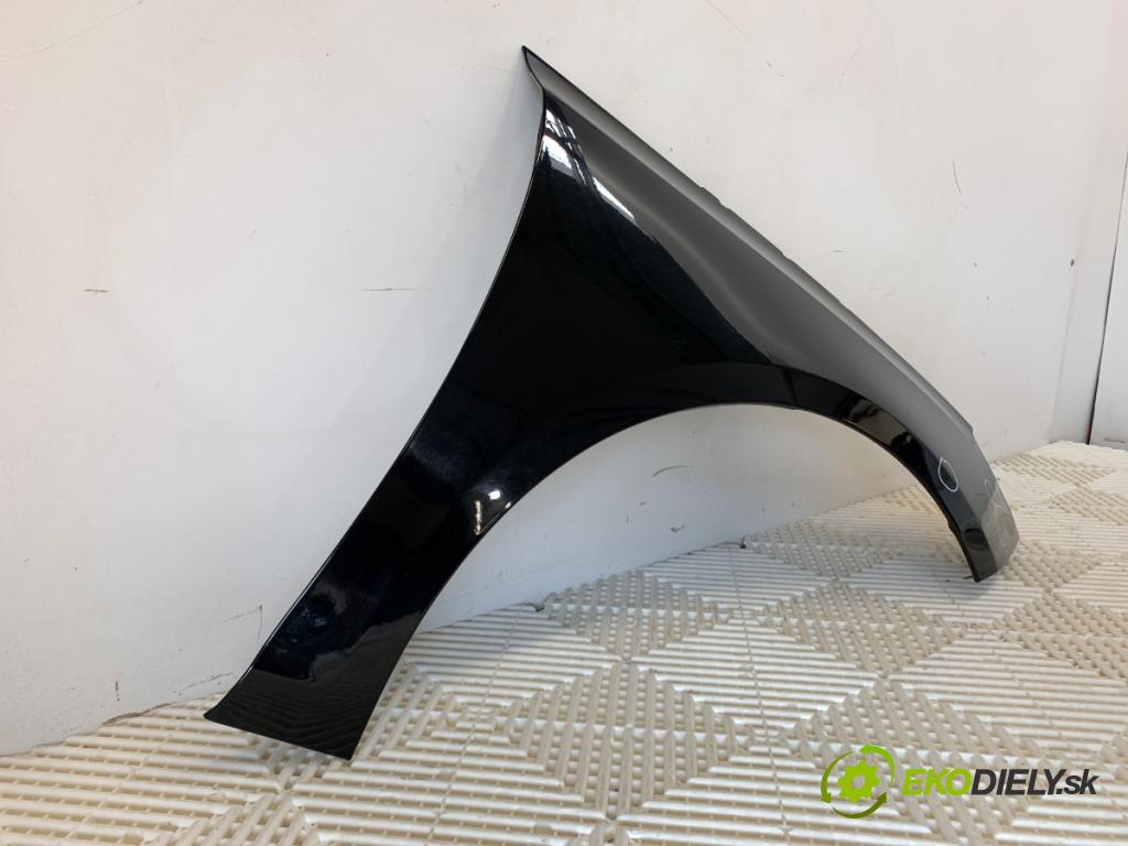 PEUGEOT 308 II liftback 2016 96 kW 1.2 THP 130 1199 Blatník pravy predný