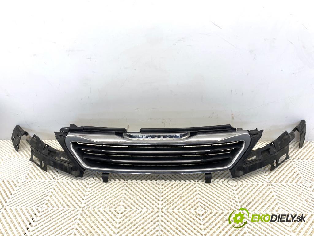 PEUGEOT 308 II liftback 2016 96 kW 1.2 THP 130 1199 Mriežka maska AA36127079 (Mriežka predná (maska chladiča))