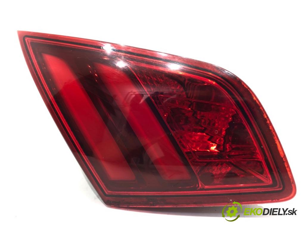 PEUGEOT 308 II liftback 2016 96 kW 1.2 THP 130 1199 světlo zadní část levá strana vnitřní 9677818380 (Klika dveří ostatní)