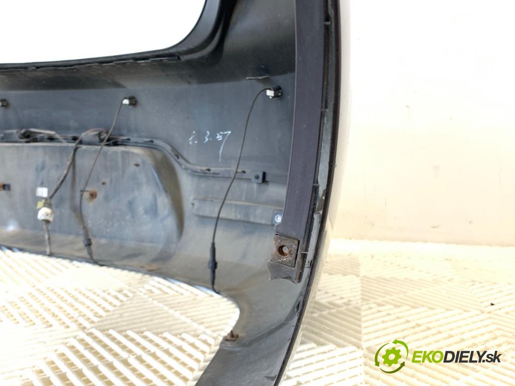 KIA RIO III sedan 2012 63 kW 1.25 CVVT 1248 nárazník zadní část  (Klika dveří ostatní)