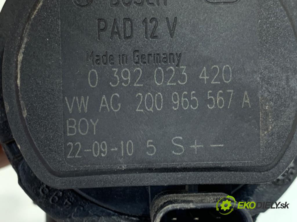 SKODA OCTAVIA IV Kombi 2023 110 kW 2.0 TDI 1968 DALŠÍ: Pumpa vody 2Q0965567A (Vodná pumpa)