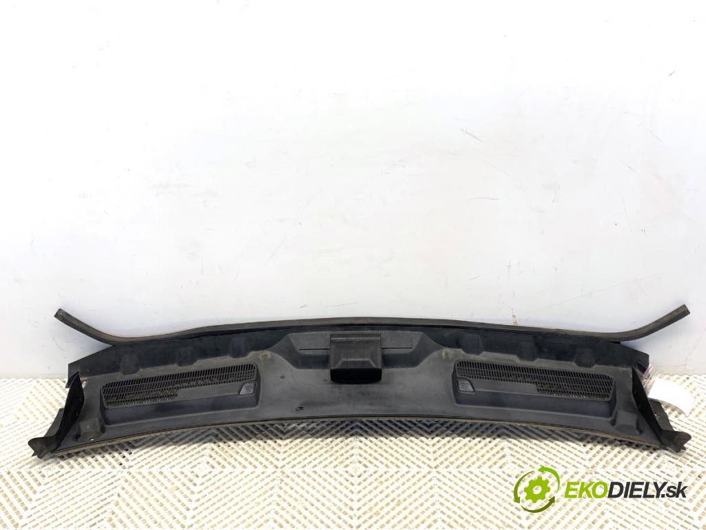 FORD KUGA I SUV 2011 120 kW 2.0 TDCi 4x4 1997 torpédo plast pod čelní okno 8V41-S02216 (Plast pod čelním sklem)