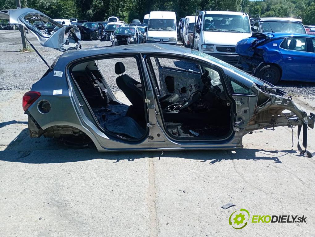 OPEL CORSA E liftback 2017 66 kW 1.4 (08, 68) 1398 karoséria ČTVRŤÁK: Blatník prah strecha PODŁUŻNICA 