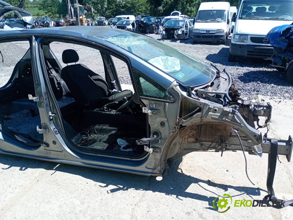 OPEL CORSA E liftback 2017 66 kW 1.4 (08, 68) 1398 karoséria ČTVRŤÁK: Blatník prah strecha PODŁUŻNICA