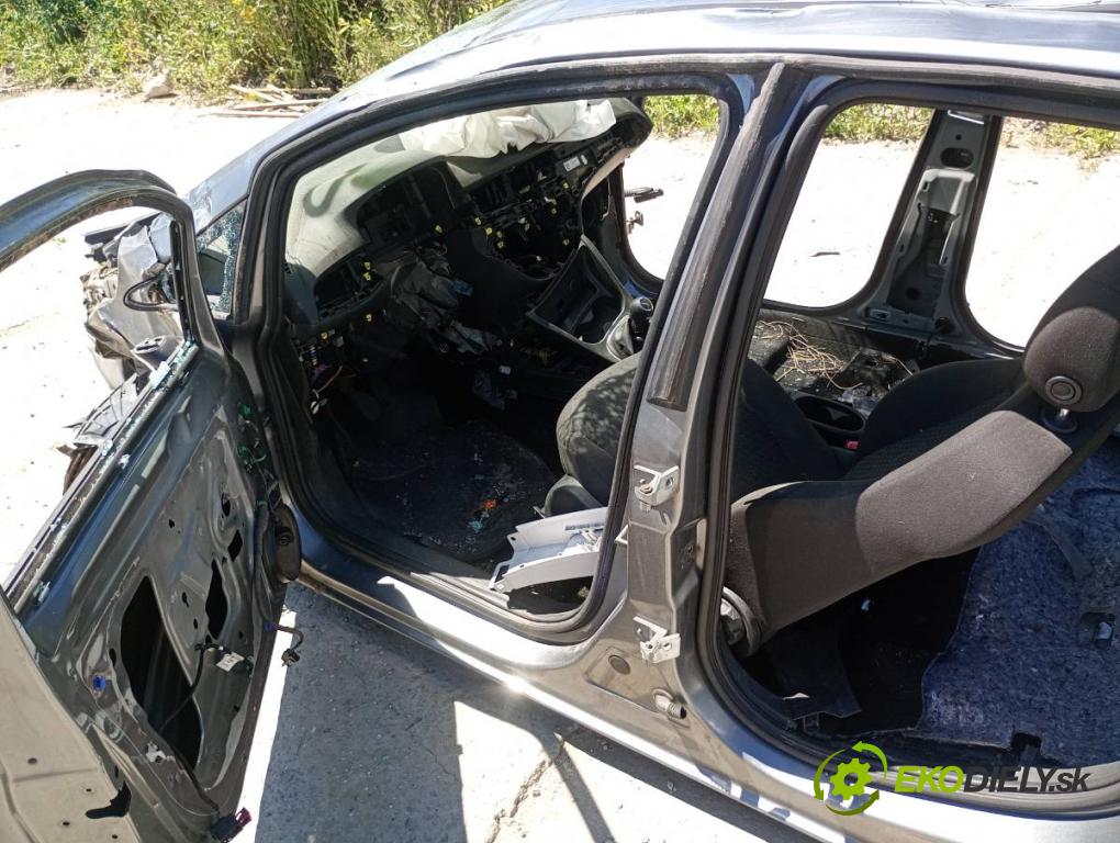 OPEL CORSA E liftback 2017 66 kW 1.4 (08, 68) 1398 karoséria ČTVRŤÁK: Blatník prah strecha PODŁUŻNICA