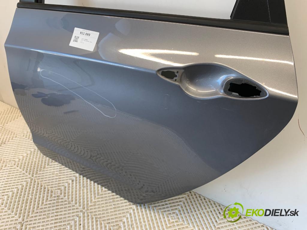 HYUNDAI i30 liftback 2014 74 kW 1.4 1368 Dvere ľavy zad