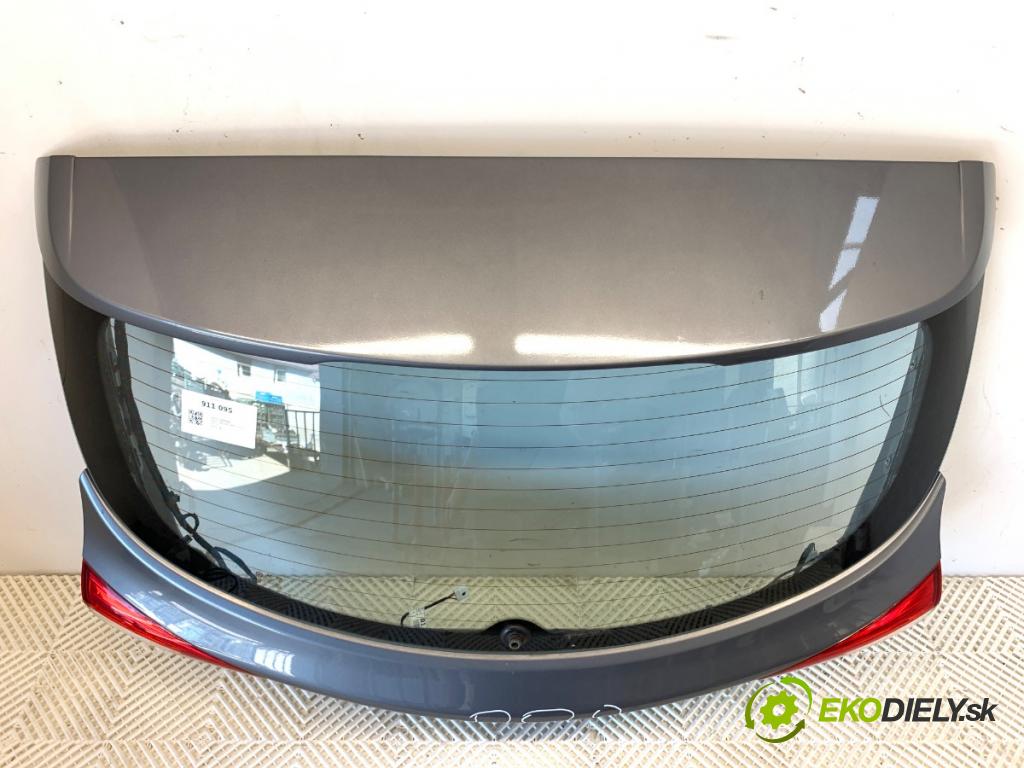 HYUNDAI i30 liftback 2014 74 kW 1.4 1368 kapota zad