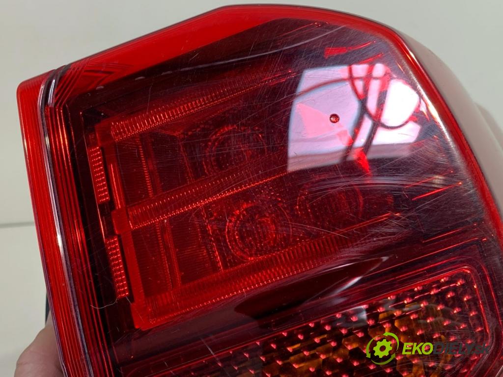 SUZUKI VITARA SUV 2020 95 kW 1.4 Hybrid (Mild Hybrid) 1373 Svetlo pravy zad