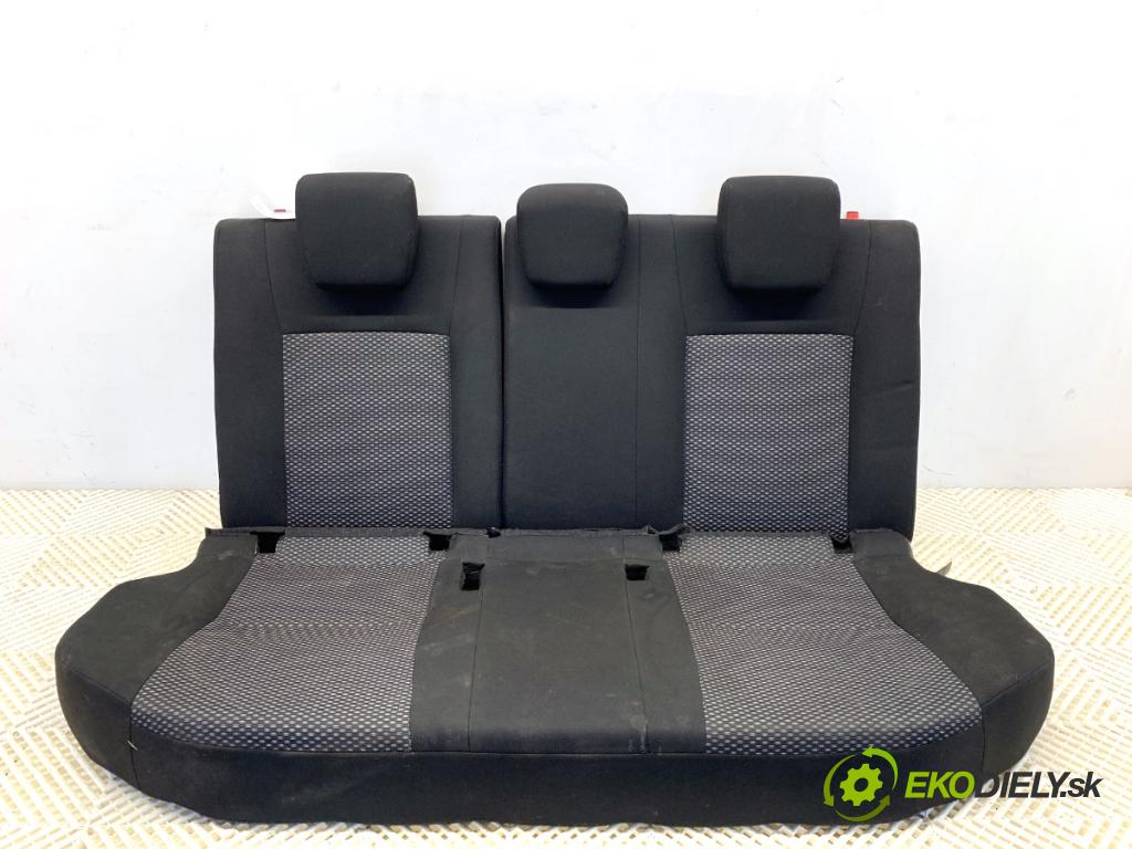 SUZUKI VITARA SUV 2020 95 kW 1.4 Hybrid (Mild Hybrid) 1373 Sedadlo druhý rad 