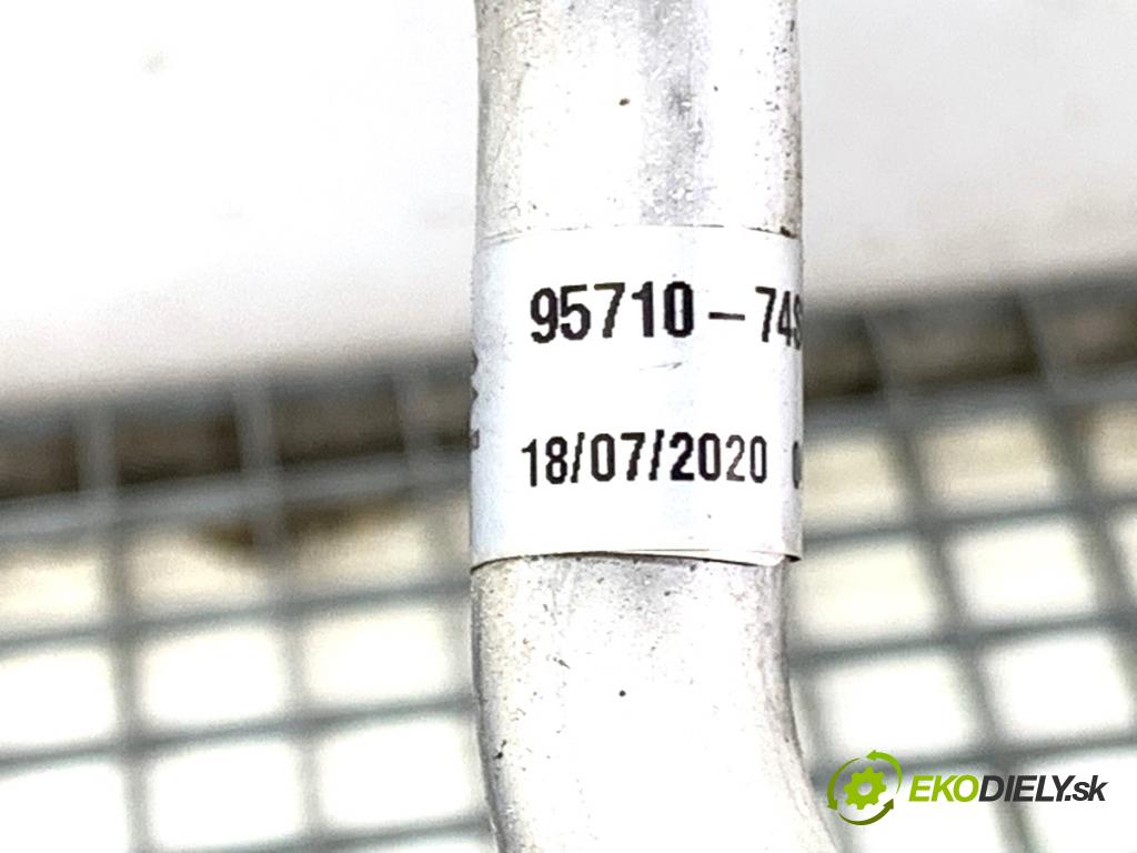 SUZUKI VITARA SUV 2020 95 kW 1.4 Hybrid (Mild Hybrid) 1373 rúrka klimatizácie 95710-74S00 (Rúrka klimatizácie)