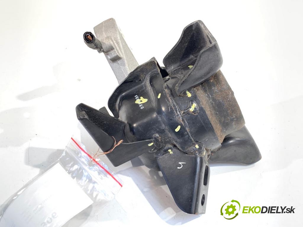 SUZUKI VITARA SUV 2020 95 kW 1.4 Hybrid (Mild Hybrid) 1373 AirBag Motor pravy