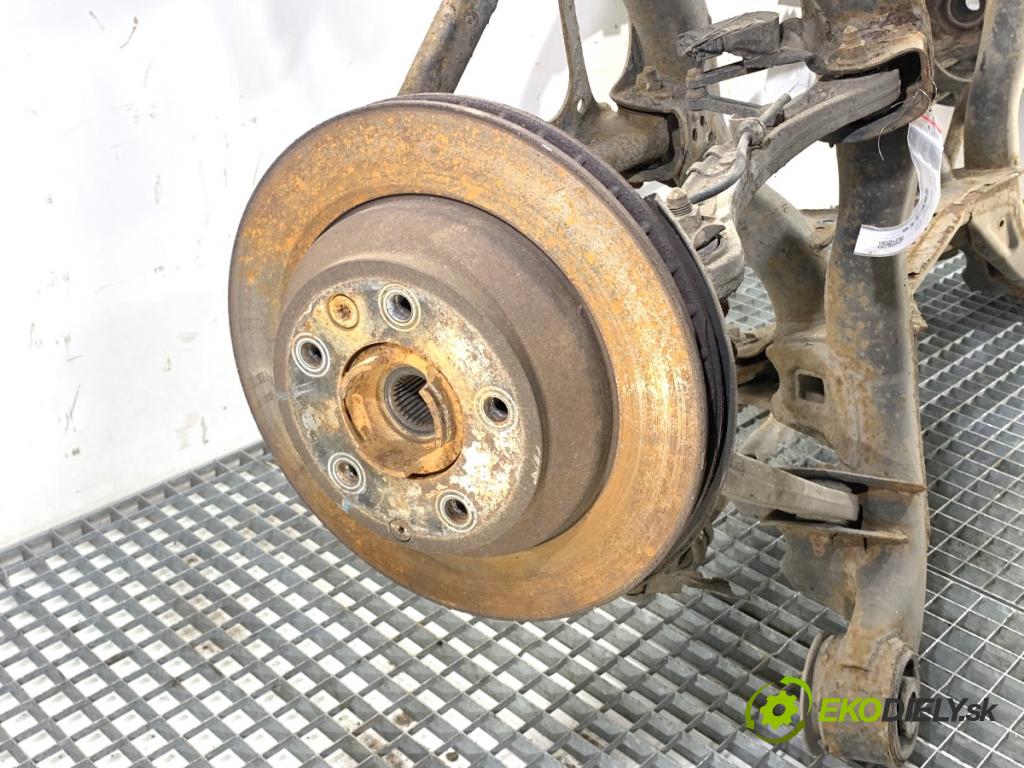 AUDI Q7 4L SUV 2006 171 kW 3.0 TDI quattro 2967 Výstuha zad 7L0500041