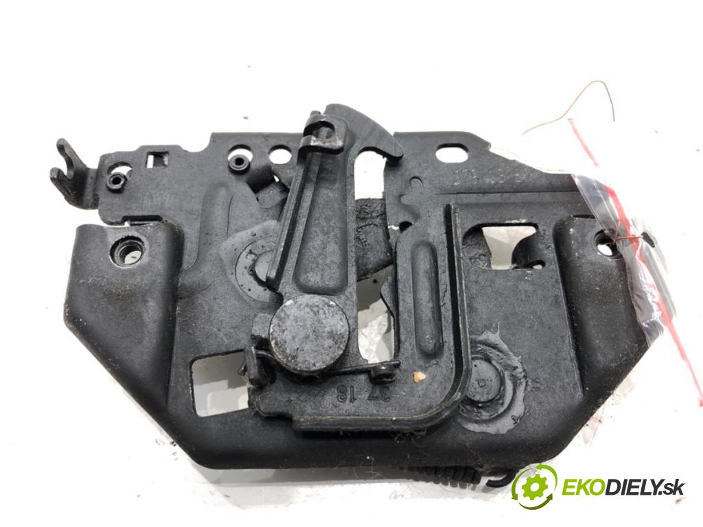 FORD ECOSPORT SUV 2018 92 kW 1.0 EcoBoost 998 zámok kapoty predný CN1A16700