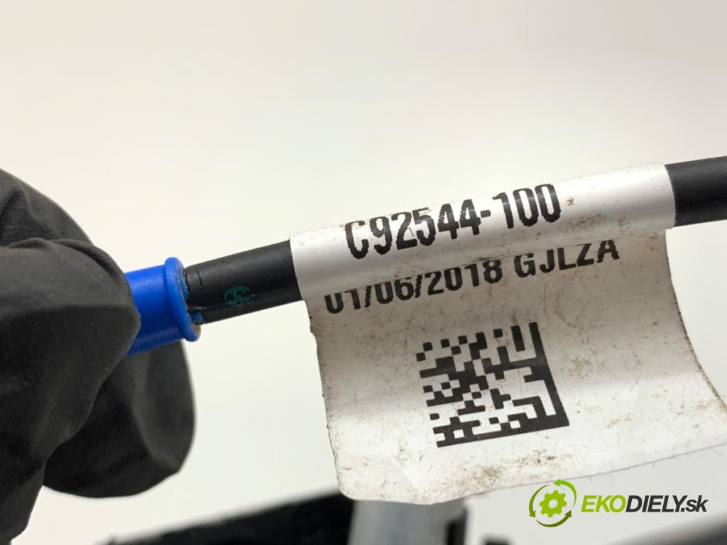 FORD ECOSPORT SUV 2018 92 kW 1.0 EcoBoost 998 klika vnejší levý přední část