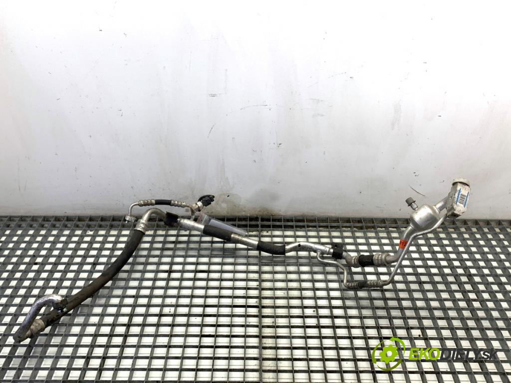 HYUNDAI i30 liftback 2014 74 kW 1.4 1368 rúrka klimatizace 97775-A7050 (Trubka klimatizace)