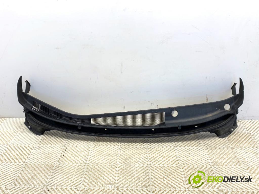 HYUNDAI i30 liftback 2014 74 kW 1.4 1368 torpédo plast pod čelní okno 86151-A6000 (Plast pod čelním sklem)