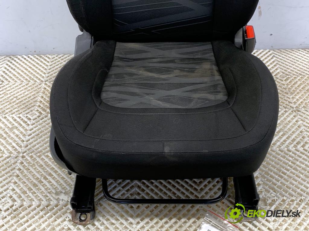 KIA CEED Kombi 2013 81 kW 1.6 CRDi 110 1582 Sedadlo pravy predný