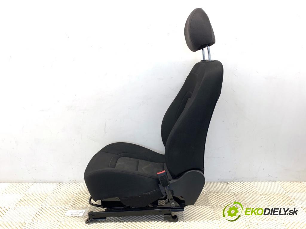KIA CEED Kombi 2013 81 kW 1.6 CRDi 110 1582 Sedadlo pravy predný