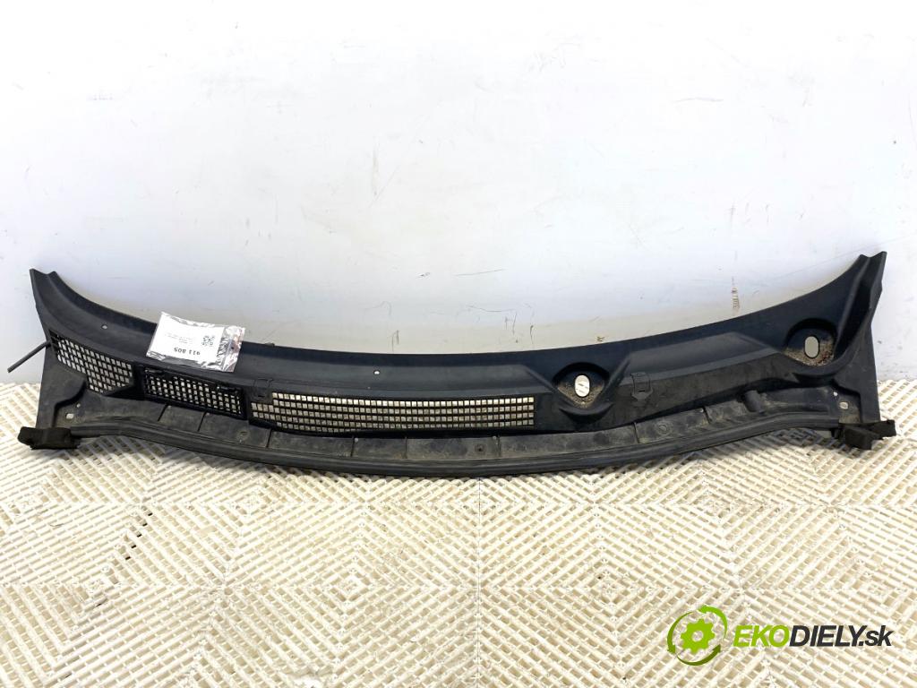 NISSAN QASHQAI J10 SUV 2008 84 kW 1.6 1598 torpédo plast pod čelní okno 66862JD900 (Plast pod čelním sklem)