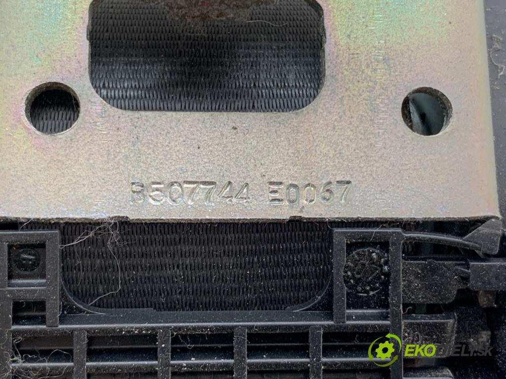 NISSAN QASHQAI J10 SUV 2008 84 kW 1.6 1598 Držiak BEZPEČNOSŤ pravy predný 8607744