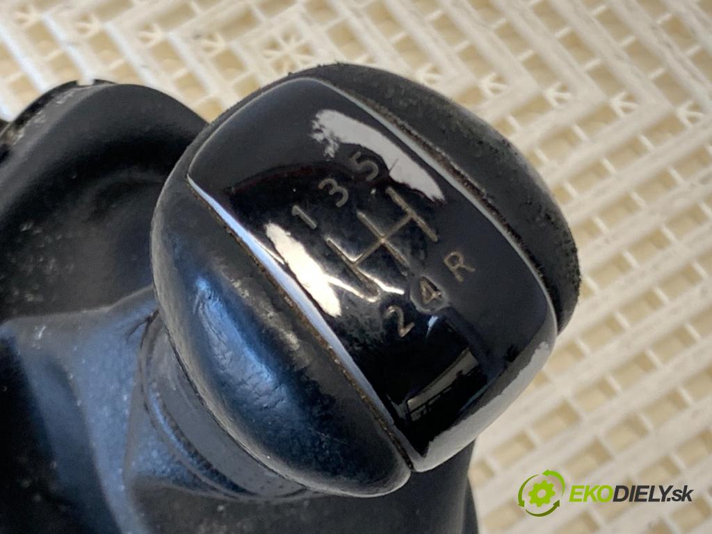 NISSAN QASHQAI J10 SUV 2008 84 kW 1.6 1598 Kulisa  (Rýchlostná páka (kulisa))