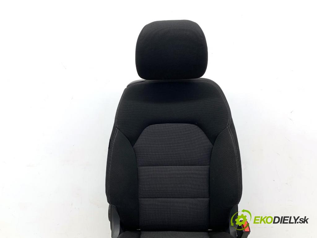 MERCEDES-BENZ W246 liftback 2012 100 kW B 200 CDI (246.201) 1796 Sedadlo pravy predný