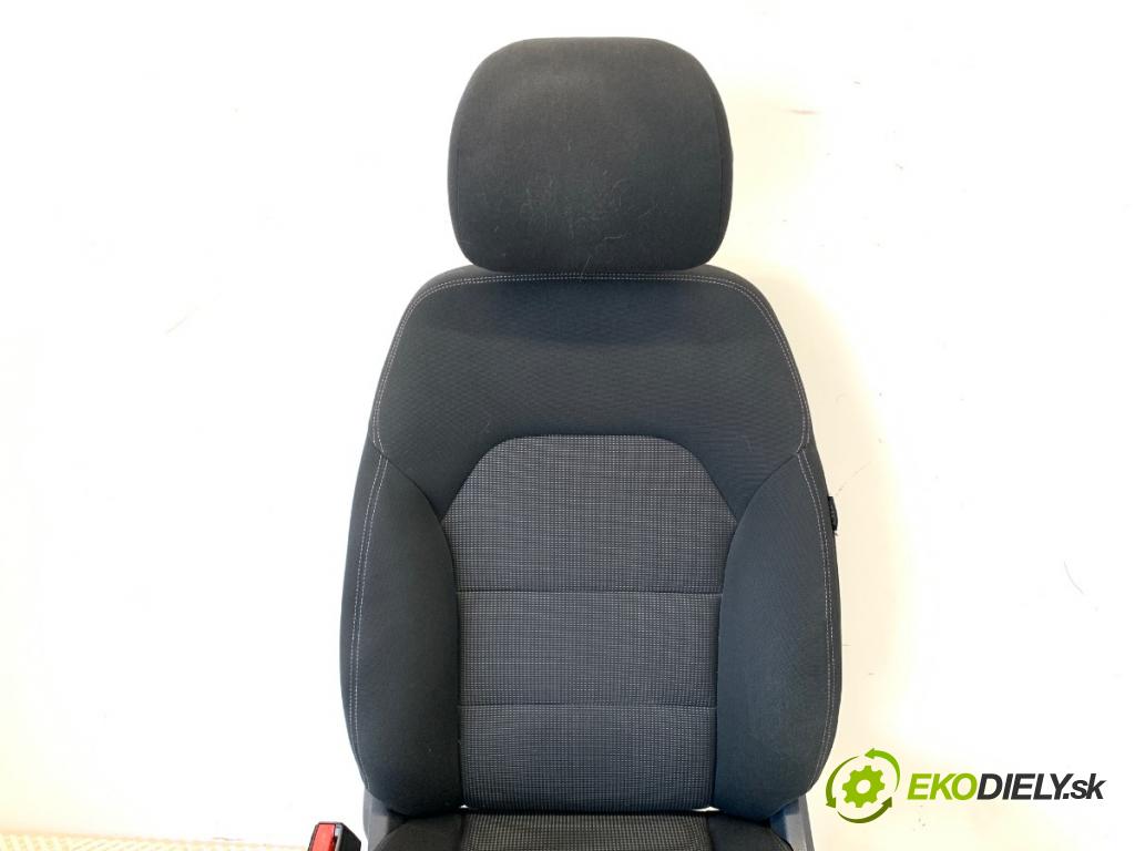 MERCEDES-BENZ W246 liftback 2012 100 kW B 200 CDI (246.201) 1796 Sedadlo ľavy predný