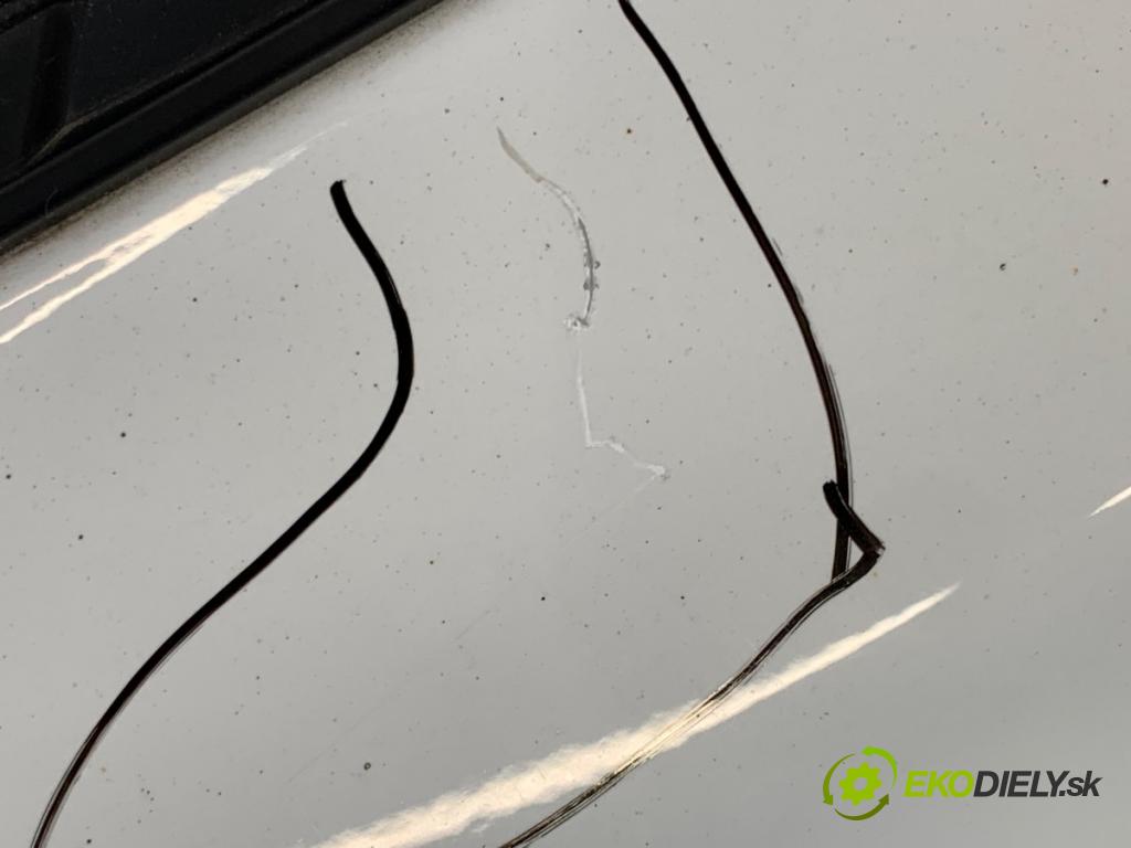 SUZUKI VITARA SUV 2016 88 kW 1.6 (APK 416) 1586 Blatník ľavy predný 26U