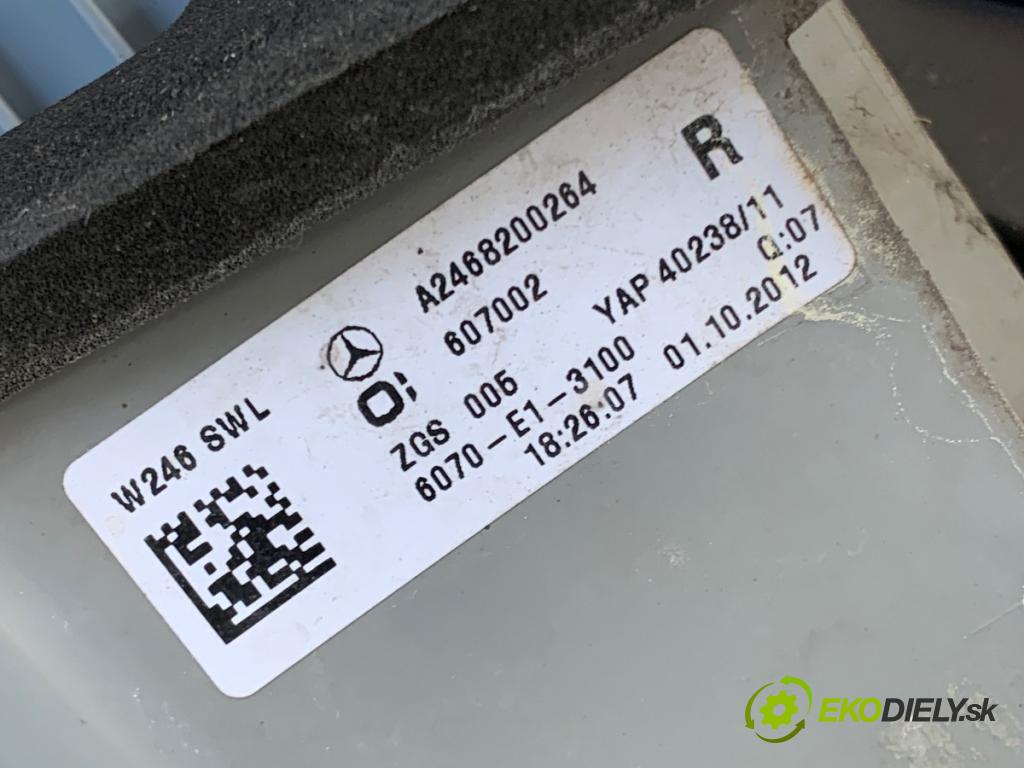 MERCEDES-BENZ W246 liftback 2012 100 kW B 200 CDI (246.201) 1796 Svetlo pravy zad A2468200264